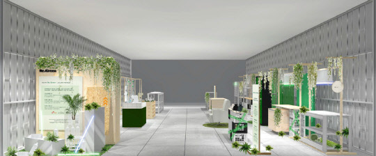 현대백화점 판교점에 전시된 SK케미칼 그린소재와 다양한 친환경 제품. SK케미칼 제공.